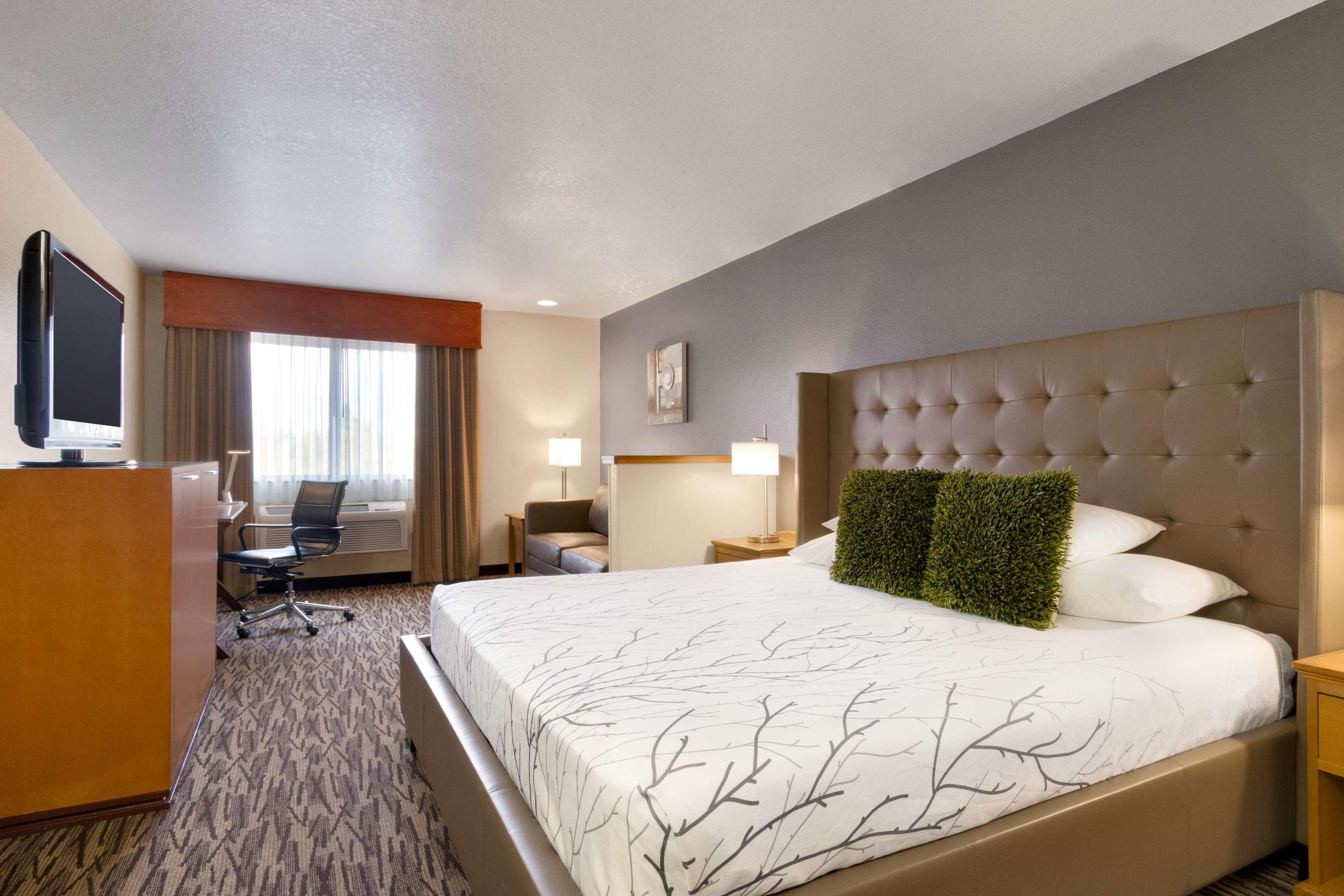 איירוויי הייטס Best Western Plus Peppertree Airport Inn מראה חיצוני תמונה