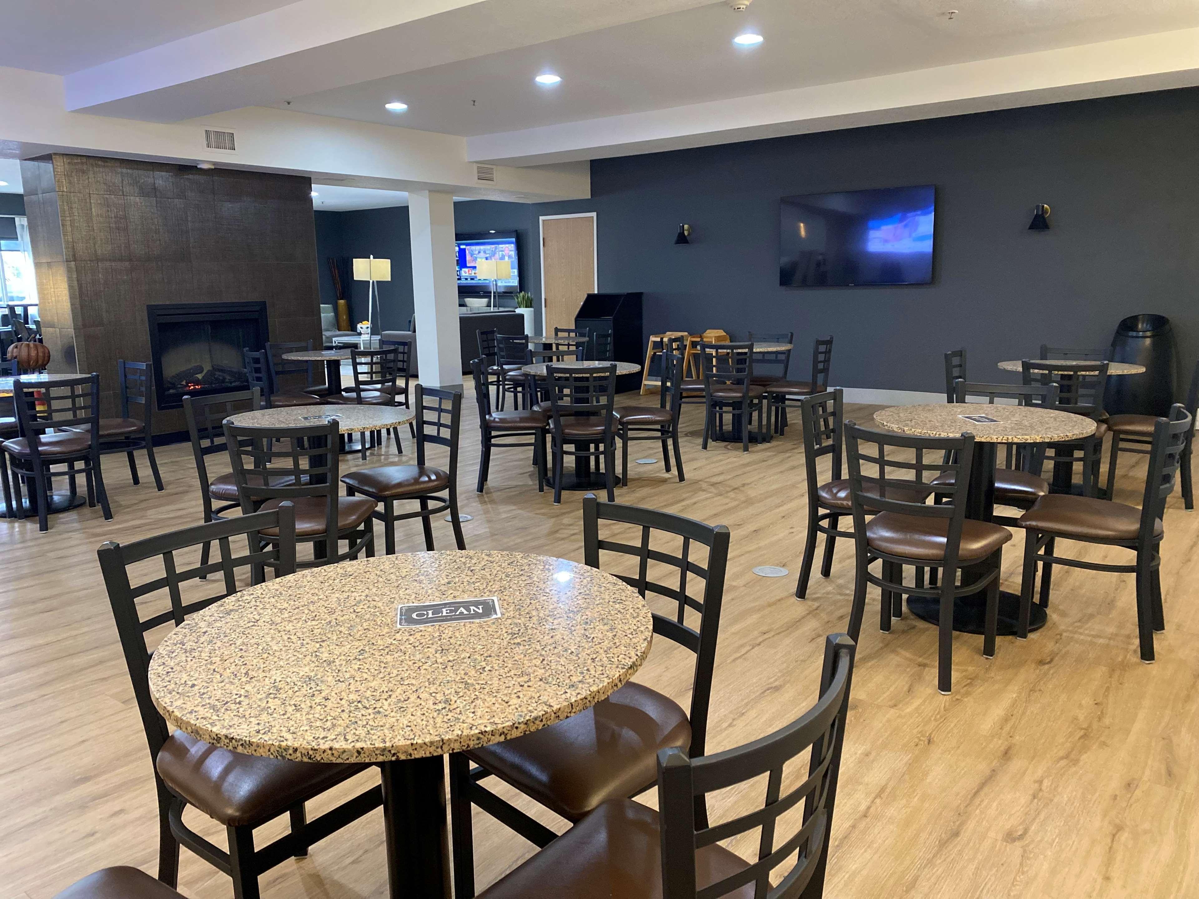 איירוויי הייטס Best Western Plus Peppertree Airport Inn מראה חיצוני תמונה