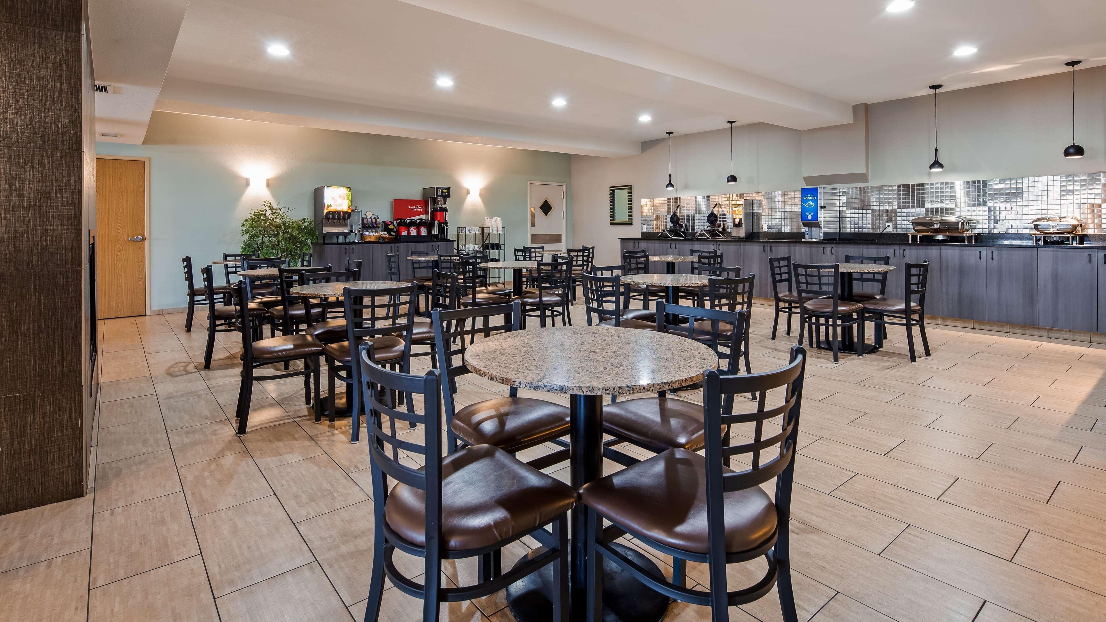 איירוויי הייטס Best Western Plus Peppertree Airport Inn מראה חיצוני תמונה