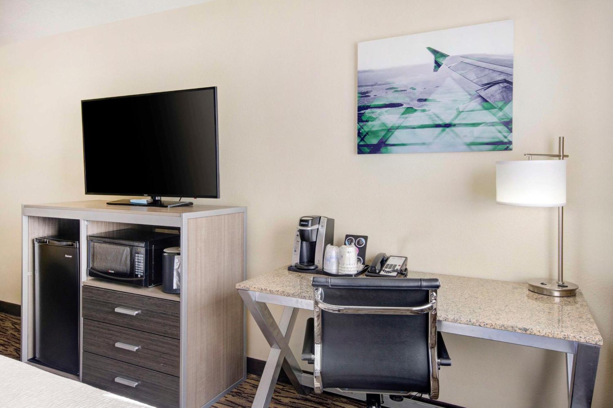 איירוויי הייטס Best Western Plus Peppertree Airport Inn מראה חיצוני תמונה