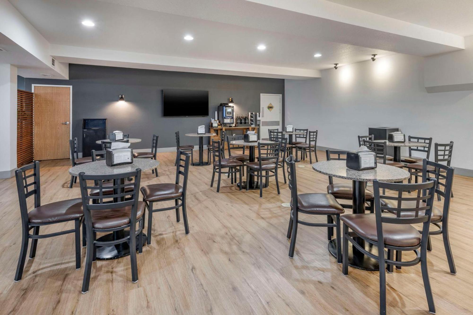 איירוויי הייטס Best Western Plus Peppertree Airport Inn מראה חיצוני תמונה